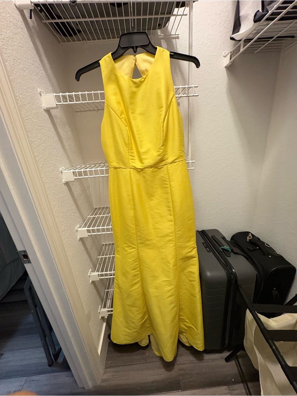 ALFRED SUNG Bright Yellow Sleeveless Maxi Dress